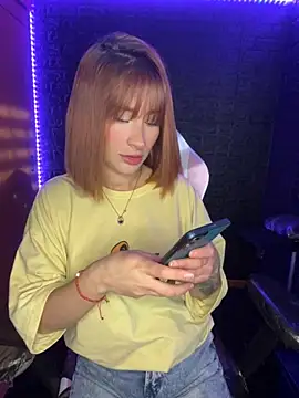 Snapshot of chloe_rockss_ chatting on September 20, 9:46 pm chloe rockss online show from September 20, 9:46 pm