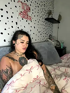 Snapshot of tempzzz12 chatting on October 6, 9:04 am tempzzz12 online show from October 6, 9:04 am