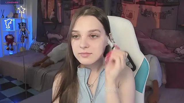 kaisajenner online show from October 15, 1:52 am