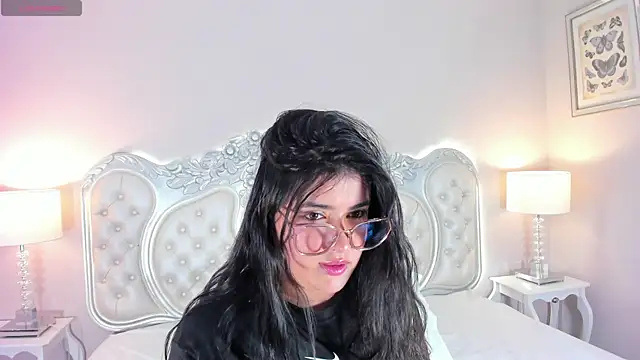 Snapshot of LinnaEvanson chatting on October 23, 4:18 am LinnaEvanson online show from October 23, 4:18 am