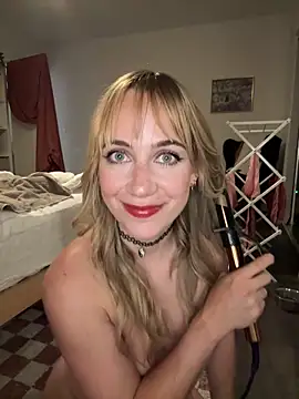 Snapshot of rileylovesyou chatting on October 9, 2:48 am rileylovesyou online show from October 9, 2:48 am