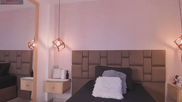 Nikki vega online show from November 6, 4:40 am