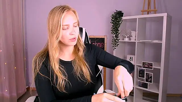 VeronicaAndersen online show from September 9, 3:39 am