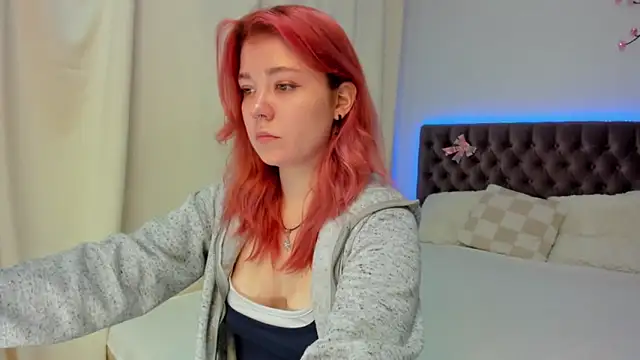 Ella Mayers online show from October 24, 12:23 pm