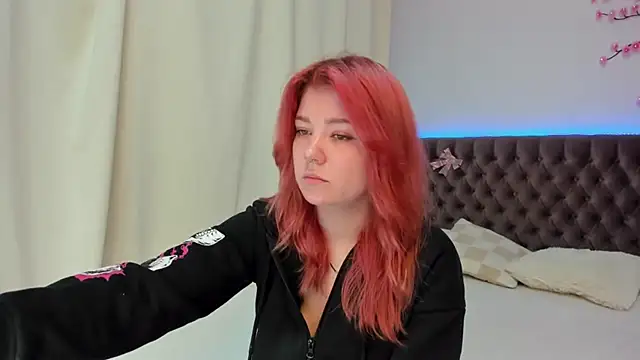 Ella Mayers online show from October 25, 12:35 pm