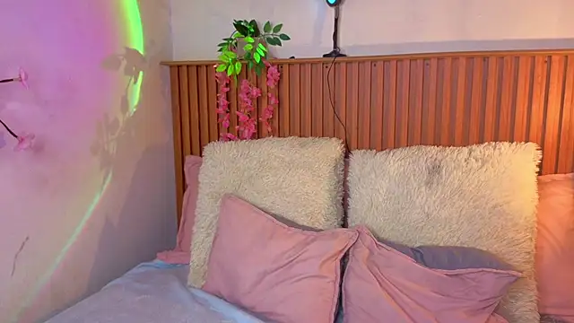 vicky bass online show from October 1, 8:36 pm