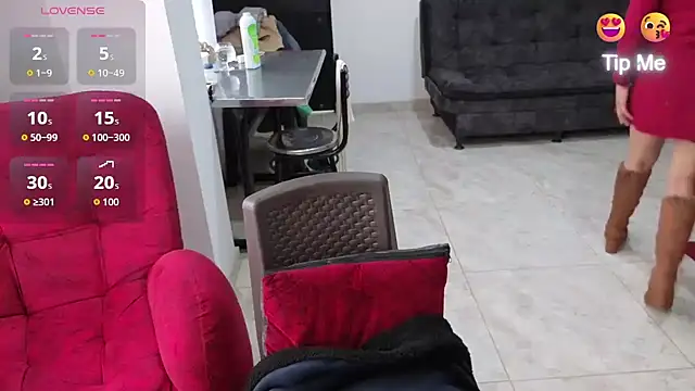 Snapshot of xxsexycutexxx chatting on October 14, 11:13 am xxsexycutexxx online show from October 14, 11:13 am