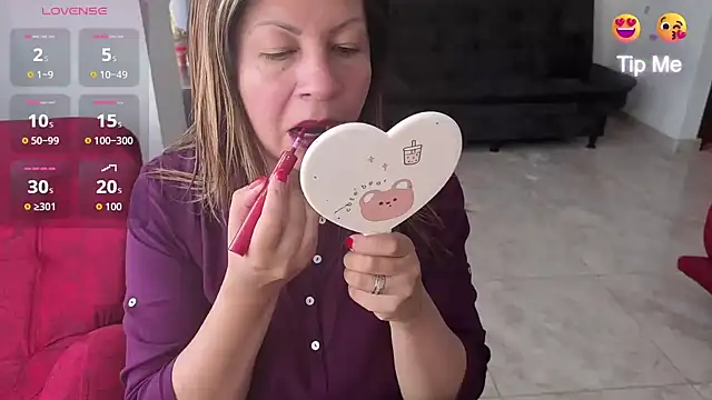 Snapshot of xxsexycutexxx chatting on October 6, 12:33 pm xxsexycutexxx online show from October 6, 12:33 pm