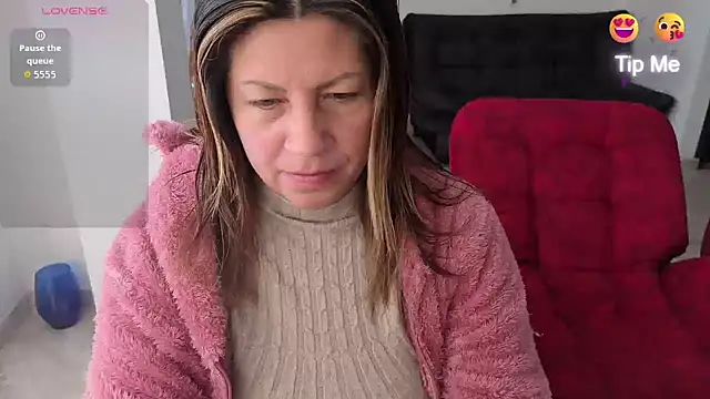 Snapshot of xxsexycutexxx chatting on October 2, 11:26 am xxsexycutexxx online show from October 2, 11:26 am