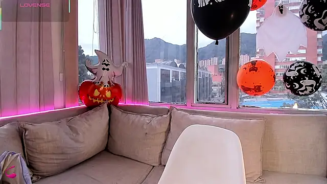 Daphne chers online show from October 29, 8:33 pm