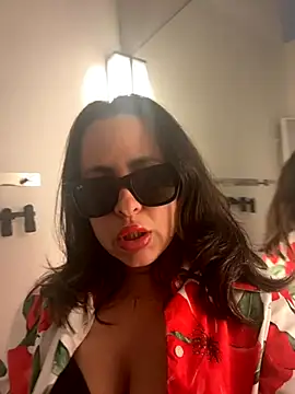 Snapshot of laarti chatting on October 11, 6:21 pm laarti online show from October 11, 6:21 pm