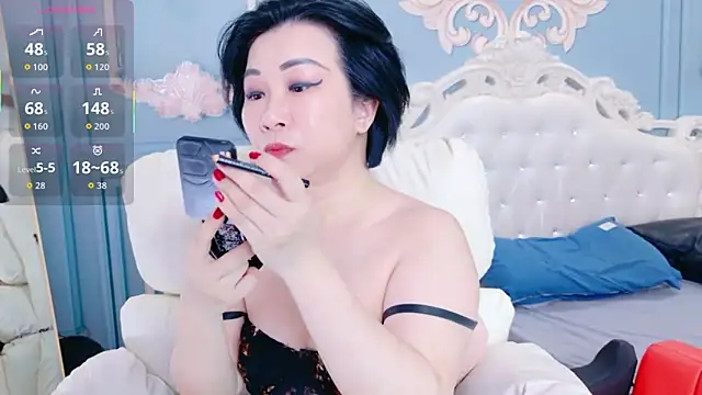 Snapshot of LucianaMe chatting on November 1, 3:32 am LucianaMe online show from November 1, 3:32 am