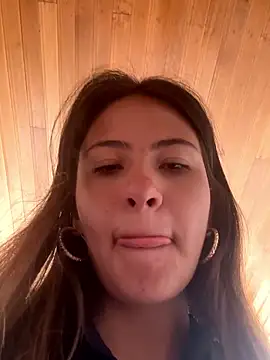 Snapshot of Andrea18_blonde chatting on October 8, 3:05 pm Andrea18 blonde online show from October 8, 3:05 pm