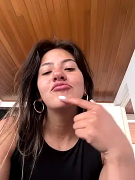 Snapshot of Andrea18_blonde chatting on October 7, 2:54 pm Andrea18 blonde online show from October 7, 2:54 pm