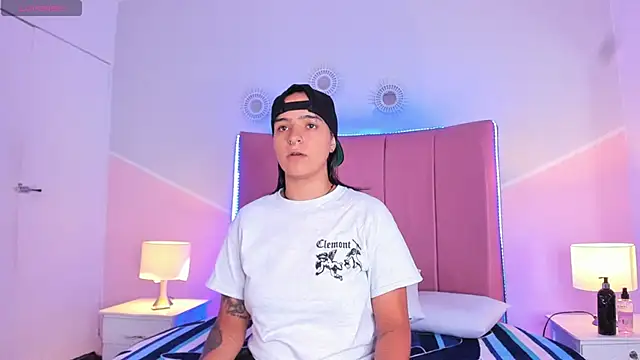 Snapshot of Liiam_smith_ chatting on September 21, 12:48 pm Liiam smith  online show from September 21, 12:48 pm