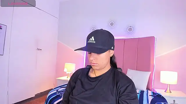 Snapshot of Liiam_smith_ chatting on October 14, 1:35 pm Liiam smith  online show from October 14, 1:35 pm