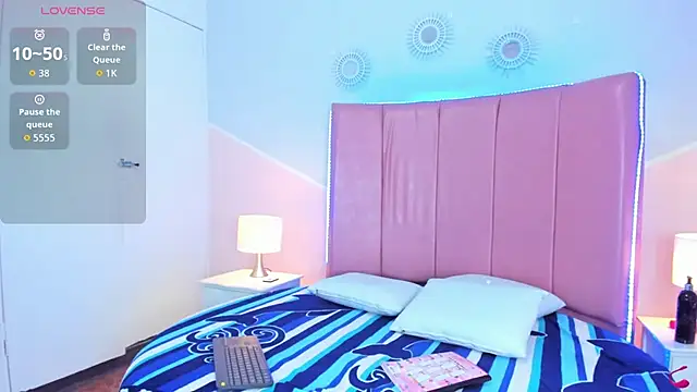 Liiam smith  online show from November 7, 1:49 pm