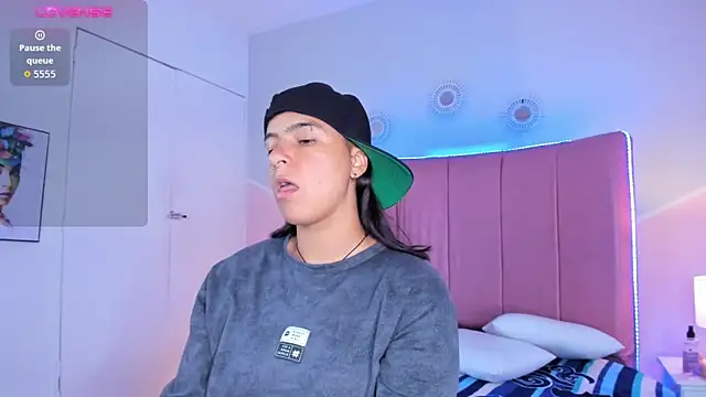 Snapshot of Liiam_smith_ chatting on October 12, 1:24 pm Liiam smith  online show from October 12, 1:24 pm