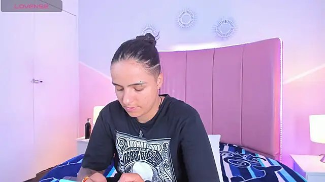 Snapshot of Liiam_smith_ chatting on October 10, 7:41 pm Liiam smith  online show from October 10, 7:41 pm