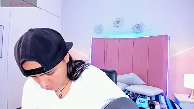 Snapshot of Liiam_smith_ chatting on October 27, 2:12 pm Liiam smith  online show from October 27, 2:12 pm