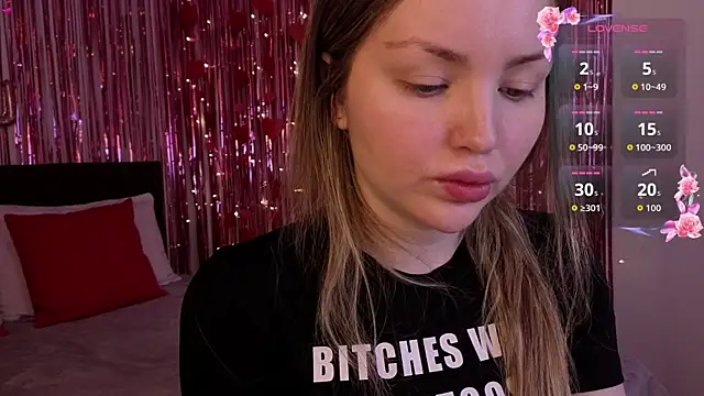 Lora Rosee online show from April 4, 2:16 pm