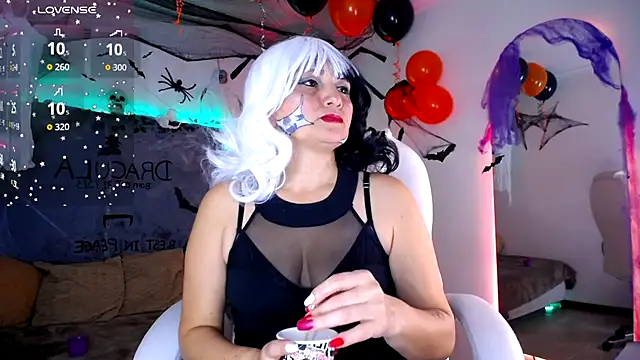 Alexaamoon  online show from October 16, 4:20 pm