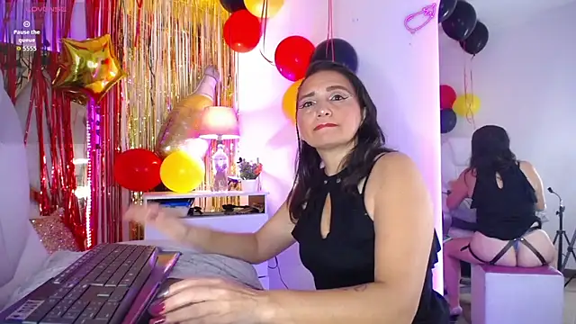 Alexaamoon  online show from September 30, 8:13 pm