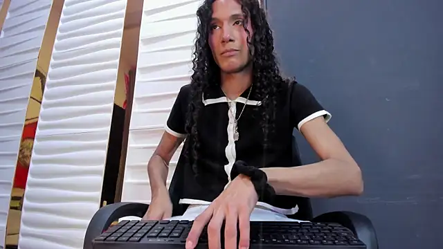 Snapshot of cassidy_blossom chatting on October 17, 7:50 pm cassidy blossom online show from October 17, 7:50 pm