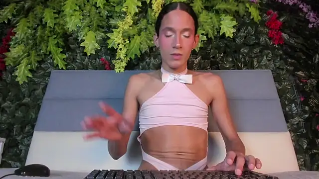 Snapshot of cassidy_blossom chatting on October 15, 7:16 pm cassidy blossom online show from October 15, 7:16 pm