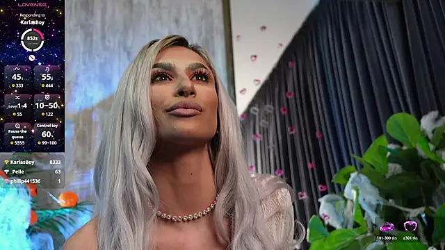 Snapshot of KarlaBart chatting on October 29, 8:33 pm KarlaBart online show from October 29, 8:33 pm