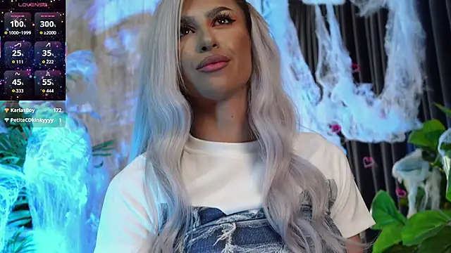 Snapshot of KarlaBart chatting on October 21, 8:13 pm KarlaBart online show from October 21, 8:13 pm