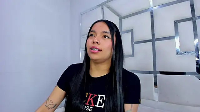 Snapshot of ZoeWan69 chatting on October 22, 12:10 pm ZoeWan69 online show from October 22, 12:10 pm