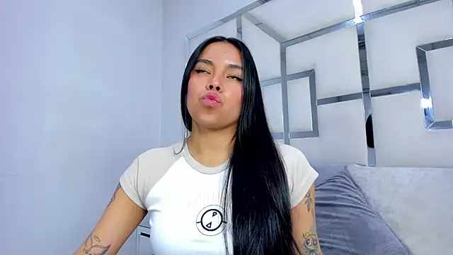 Snapshot of ZoeWan69 chatting on October 11, 1:14 pm ZoeWan69 online show from October 11, 1:14 pm