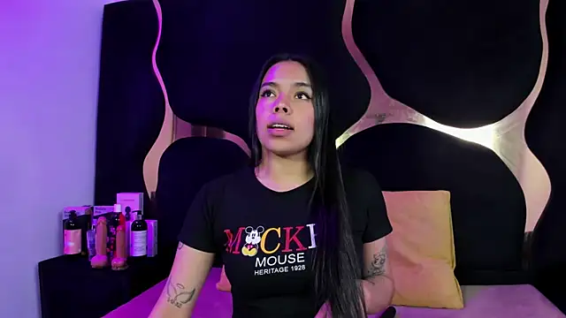 Snapshot of ZoeWan69 chatting on October 15, 12:08 pm ZoeWan69 online show from October 15, 12:08 pm