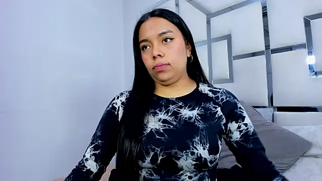 Snapshot of ZoeWan69 chatting on October 10, 11:37 am ZoeWan69 online show from October 10, 11:37 am