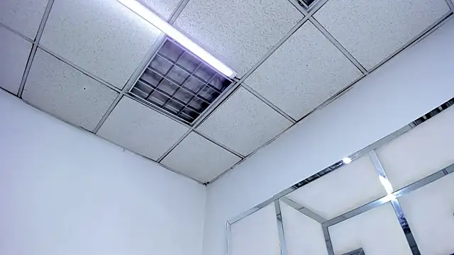 Snapshot of ZoeWan69 chatting on October 25, 12:13 pm ZoeWan69 online show from October 25, 12:13 pm