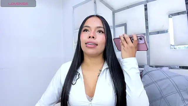 ZoeWan69 online show from March 4, 2:23 pm