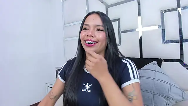 ZoeWan69 online show from February 10, 2:20 pm