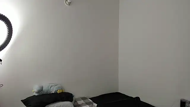 Mazikeen  18 online show from March 27, 1:45 pm