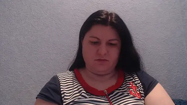 KiraSwee online show from January 9, 5:28 pm