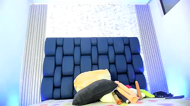 Snapshot of Ashlyaurora chatting on September 23, 4:21 am Ashlyaurora online show from September 23, 4:21 am