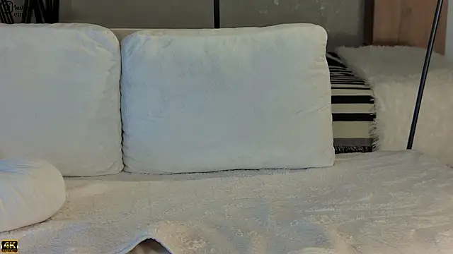 emiljanna online show from November 22, 5:43 am