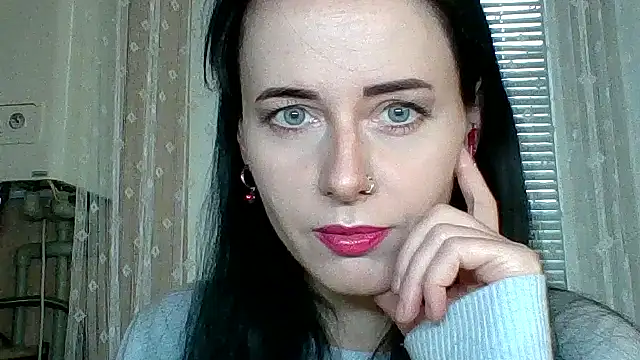 Snapshot of LuminousLady chatting on October 22, 2:11 pm LuminousLady online show from October 22, 2:11 pm