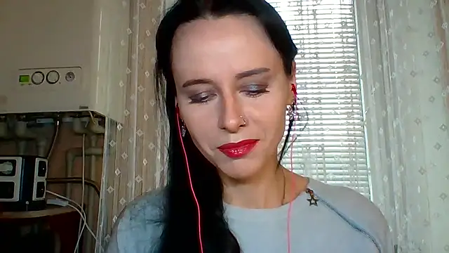 Snapshot of LuminousLady chatting on October 3, 1:27 pm LuminousLady online show from October 3, 1:27 pm