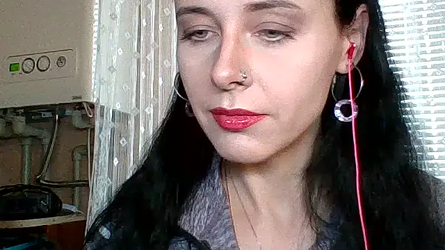 Snapshot of LuminousLady chatting on November 2, 10:29 am LuminousLady online show from November 2, 10:29 am