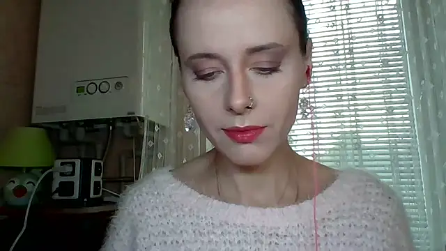 Snapshot of LuminousLady chatting on October 6, 1:28 pm LuminousLady online show from October 6, 1:28 pm