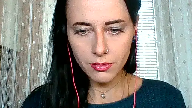 Snapshot of LuminousLady chatting on October 21, 2:10 pm LuminousLady online show from October 21, 2:10 pm