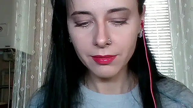 Snapshot of LuminousLady chatting on October 28, 8:20 am LuminousLady online show from October 28, 8:20 am