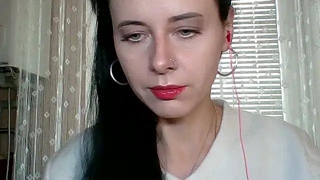 Snapshot of LuminousLady chatting on October 29, 10:19 am LuminousLady online show from October 29, 10:19 am