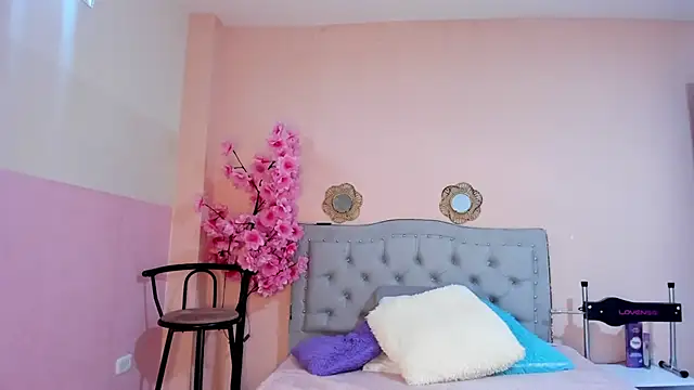 littletammy4u  online show from January 12, 12:10 pm